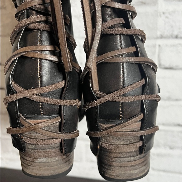 Freebird Cassius distressed leather boots - Picture 9 of 12